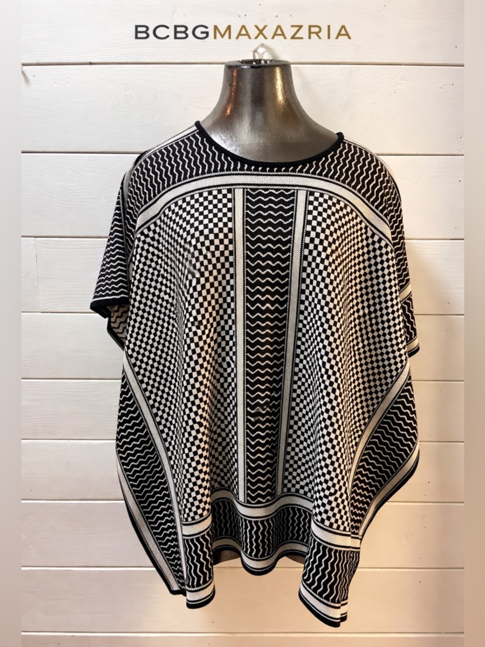 BCBGMAXAZRIA Black & White Pattern Poncho Top XS/S